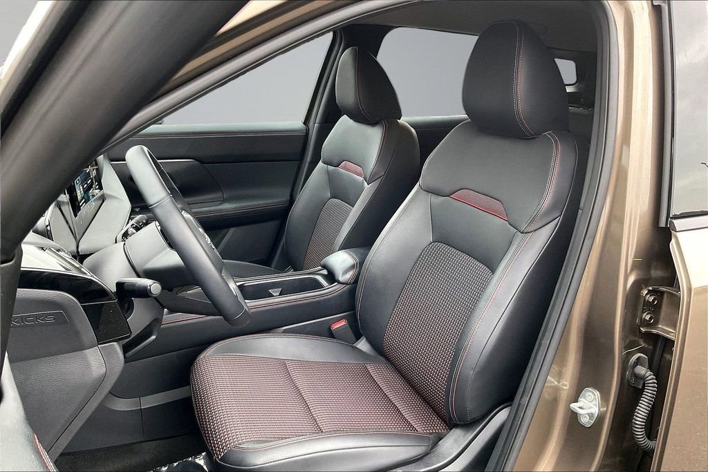Used 2025 Nissan Kicks SR image 24