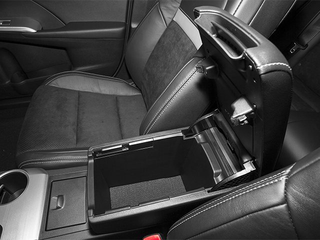 Used 2013 Toyota Camry SE FWD image 18