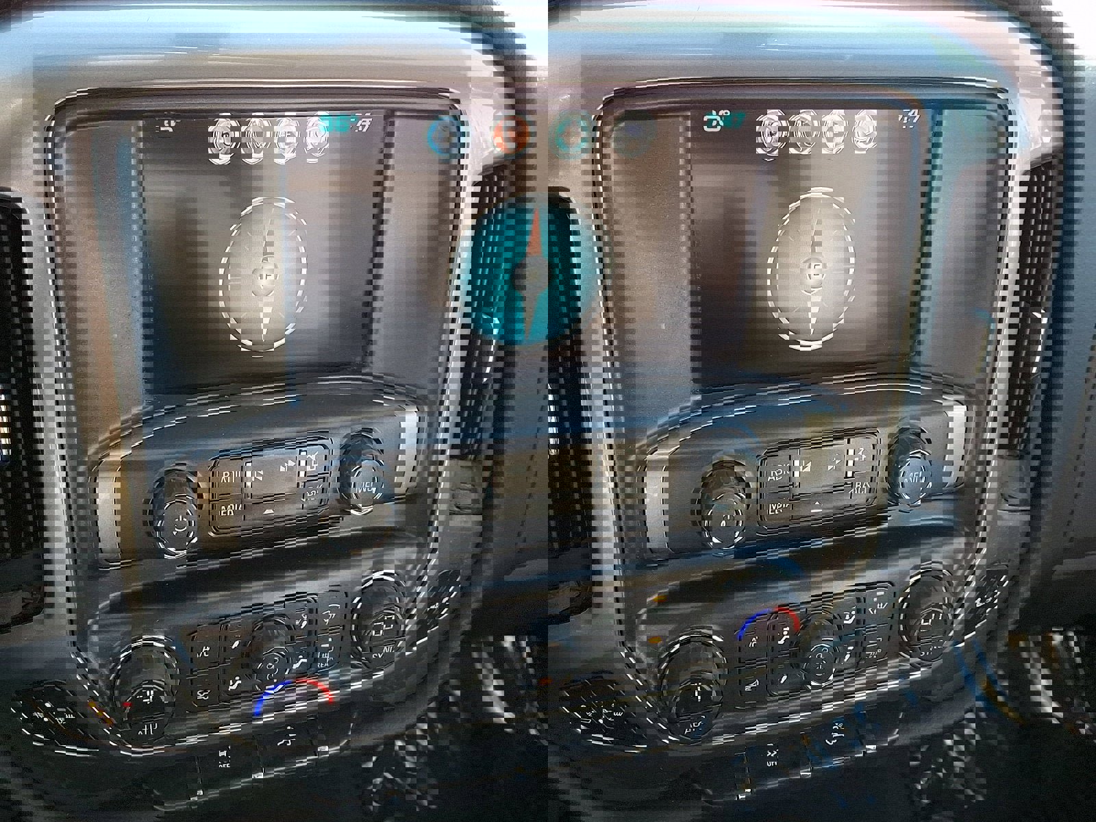 Used 2018 Chevrolet Silverado 1500 LT w/ All Star Edition image 15