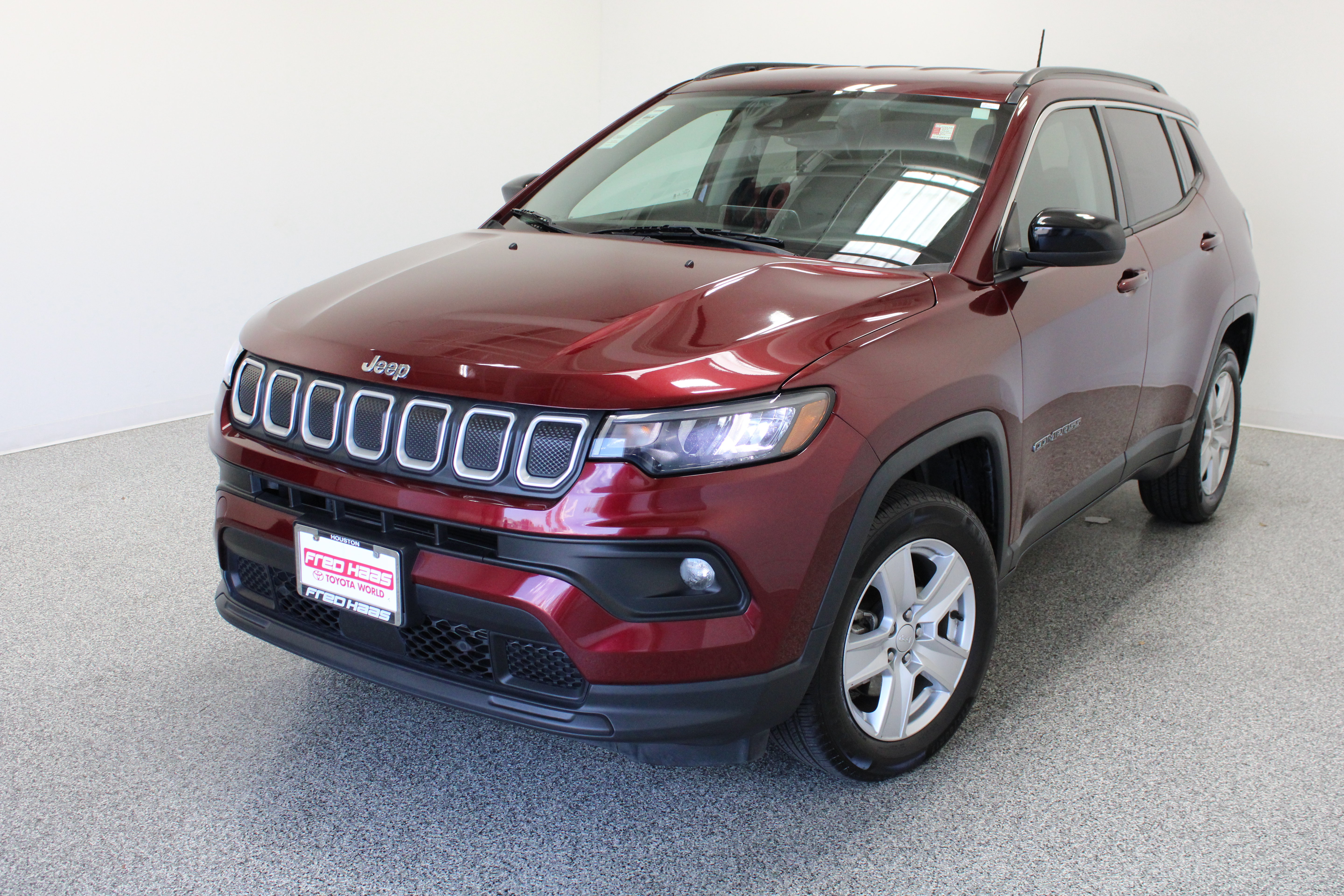 Used 2022 Jeep Compass Latitude w/ Convenience Group AWD/4WD image 2
