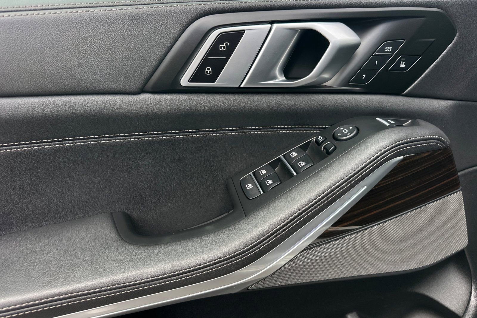 Used 2025 BMW X5 xDrive40i image 10