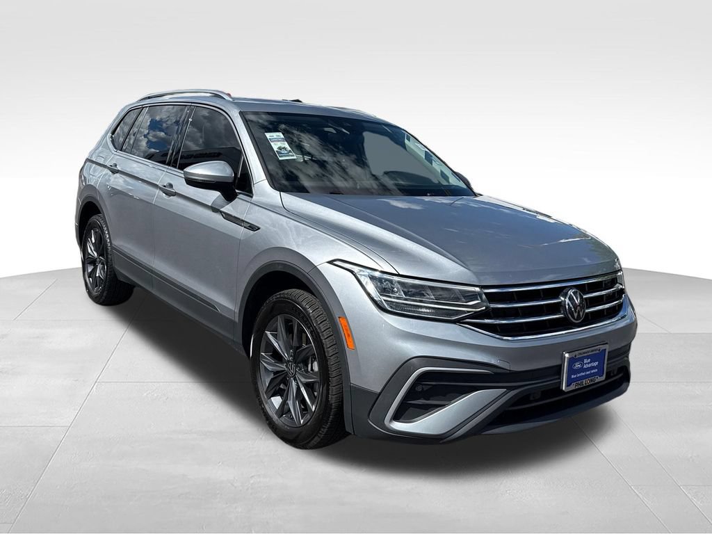 Used 2023 Volkswagen Tiguan SE AWD/4WD image 1