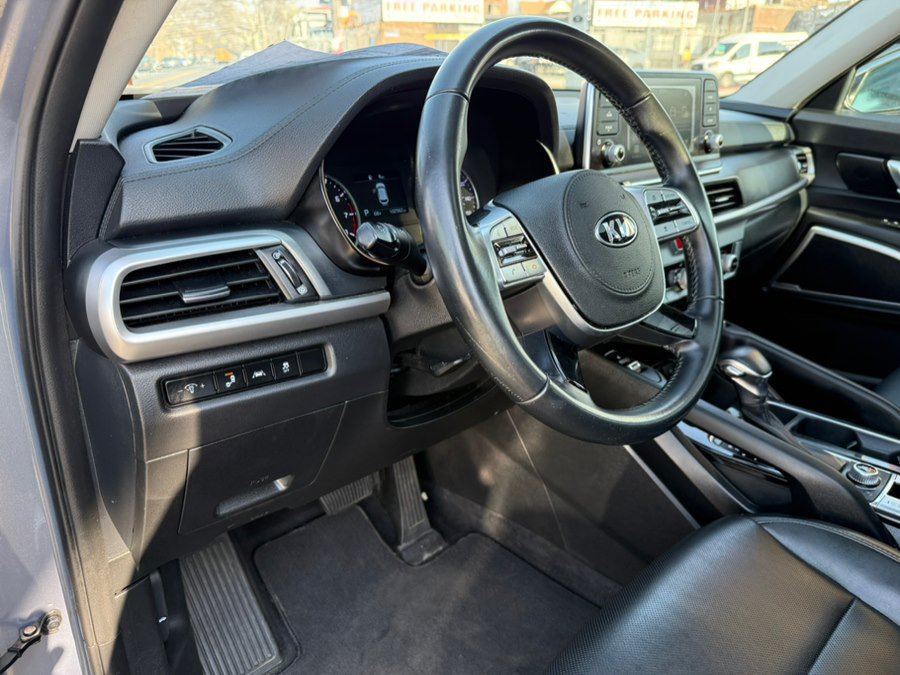 Used 2020 Kia Telluride S w/ S 8 Passenger Seating Package AWD/4WD image 14