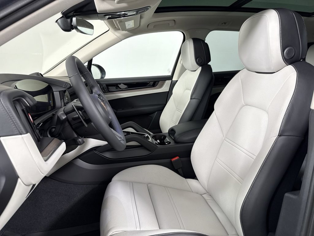 New 2026 Porsche Cayenne E-Hybrid AWD/4WD image 5