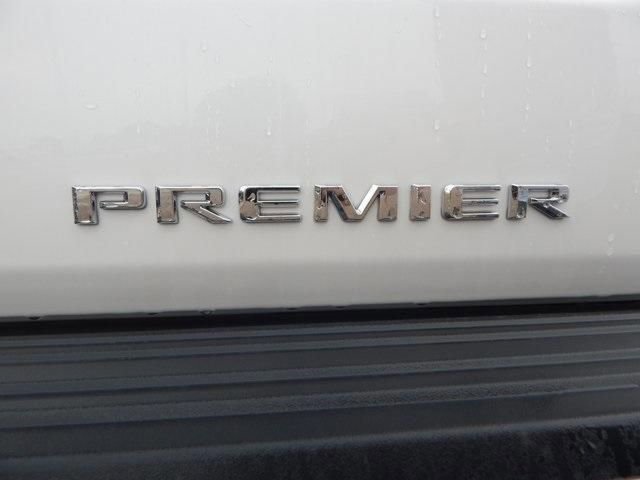 New 2025 Chevrolet Suburban Premier image 10