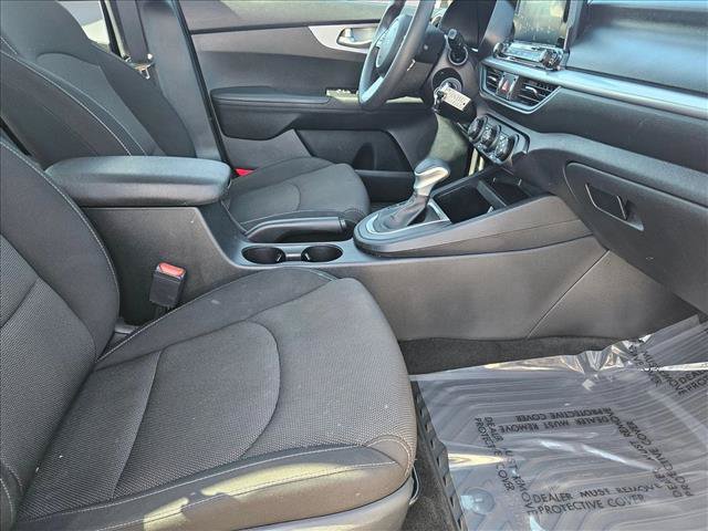 Used 2024 Kia Forte LXS w/ LXS Technology Package FWD image 19