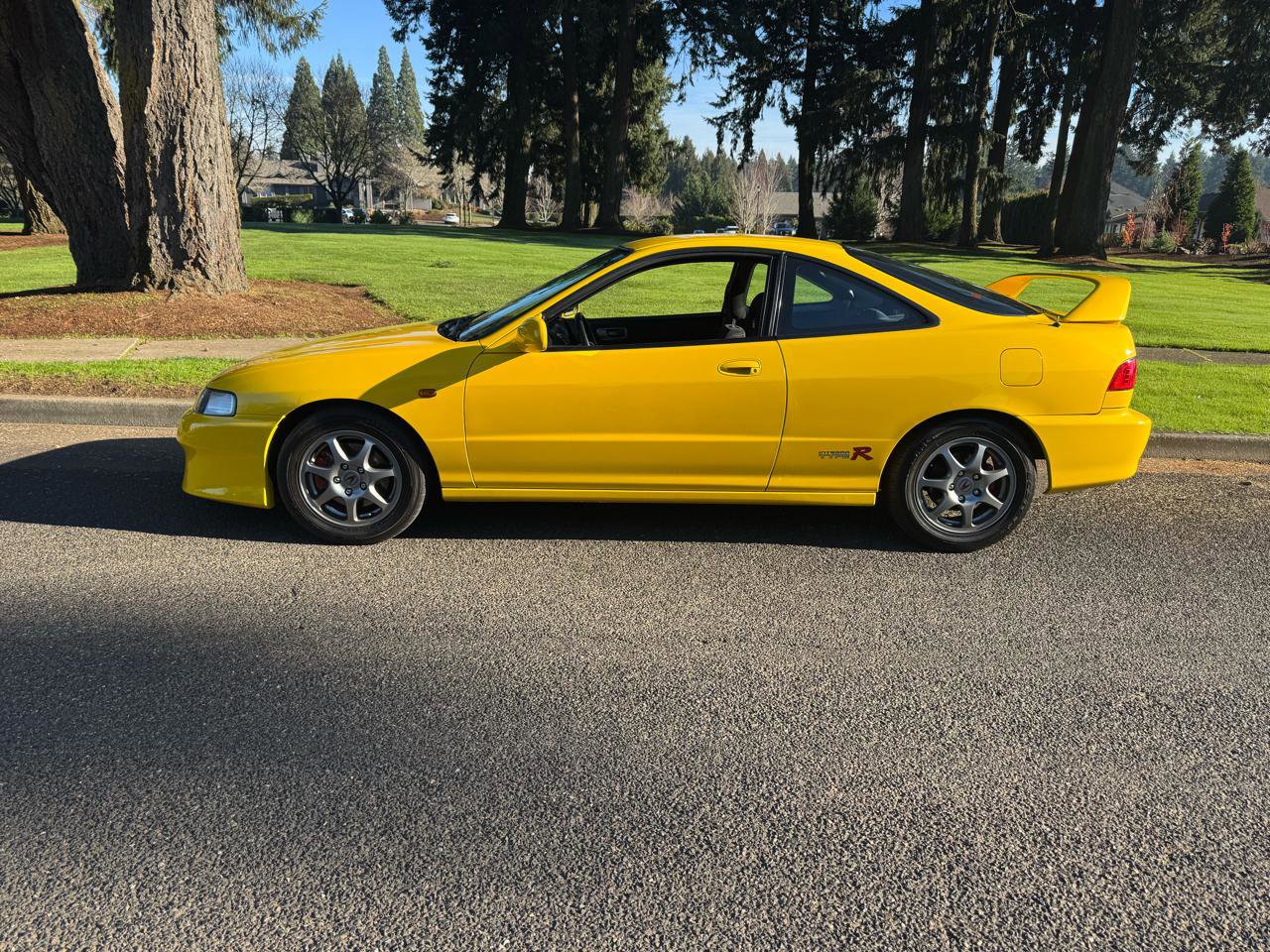 Used 2000 Acura Integra Type R image 2