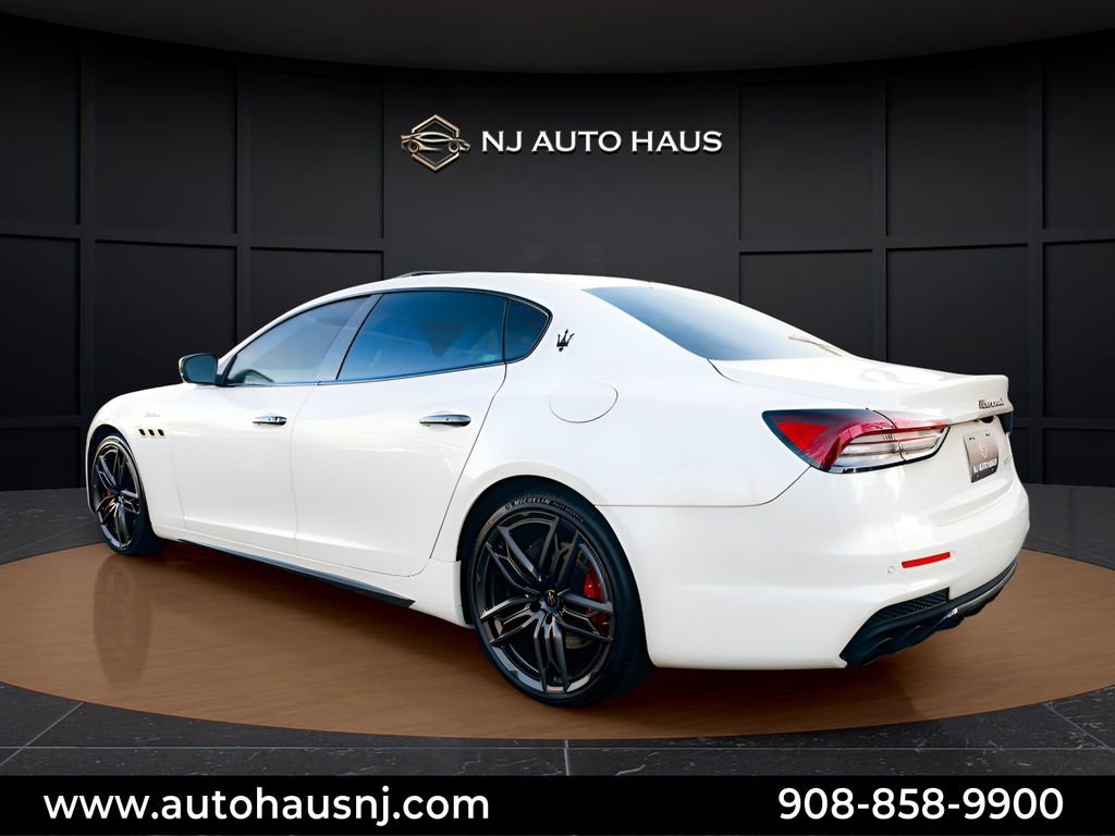 Used 2022 Maserati Quattroporte Modena image 6