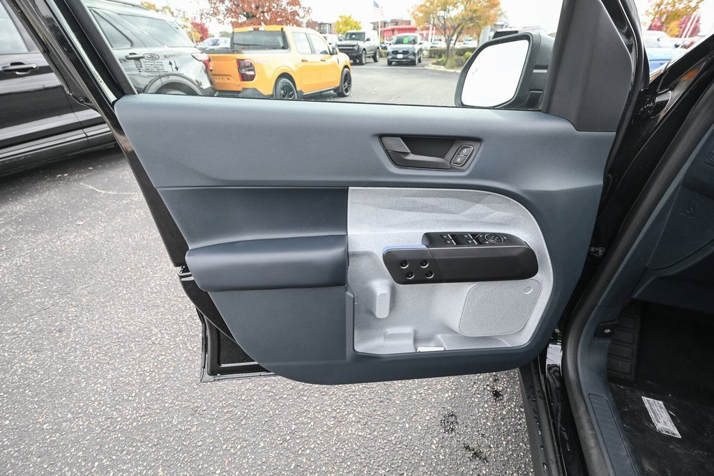 New 2025 Ford Maverick XLT image 16