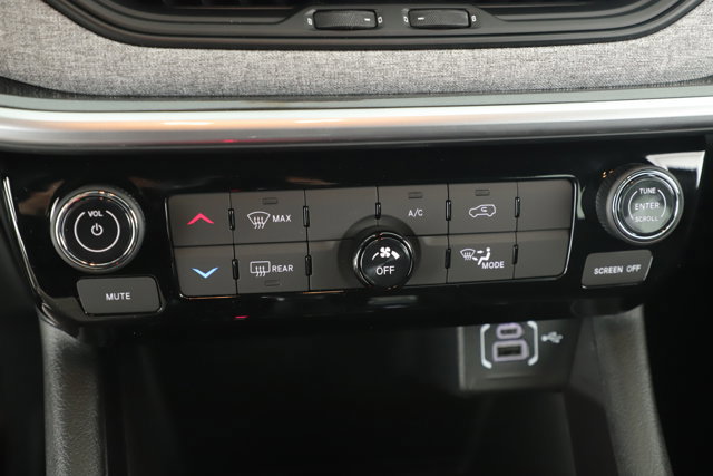 New 2026 Jeep Compass Latitude image 11