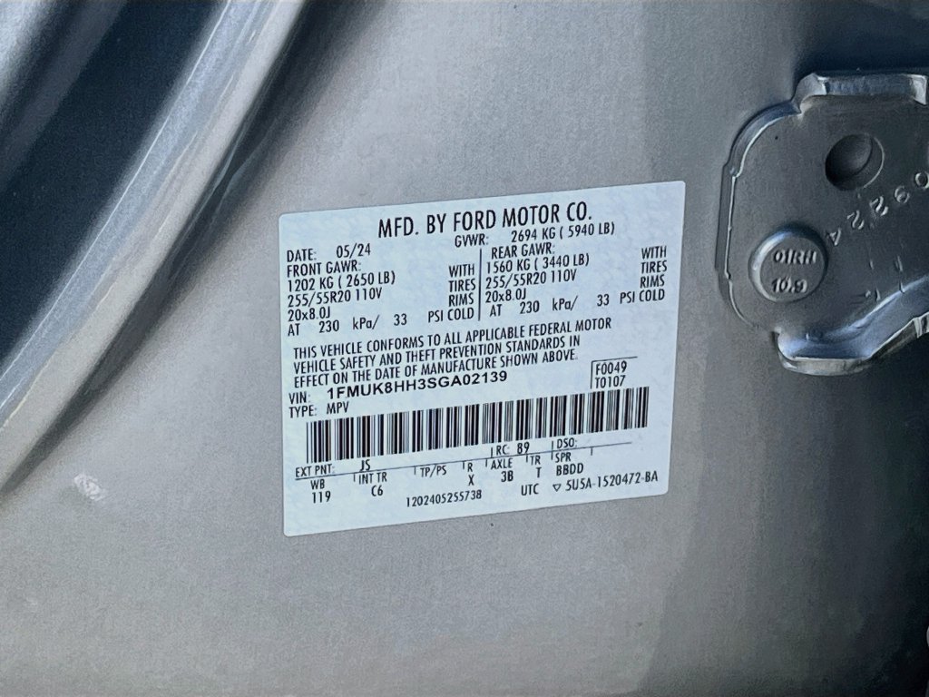 Used 2025 Ford Explorer Platinum AWD/4WD image 9