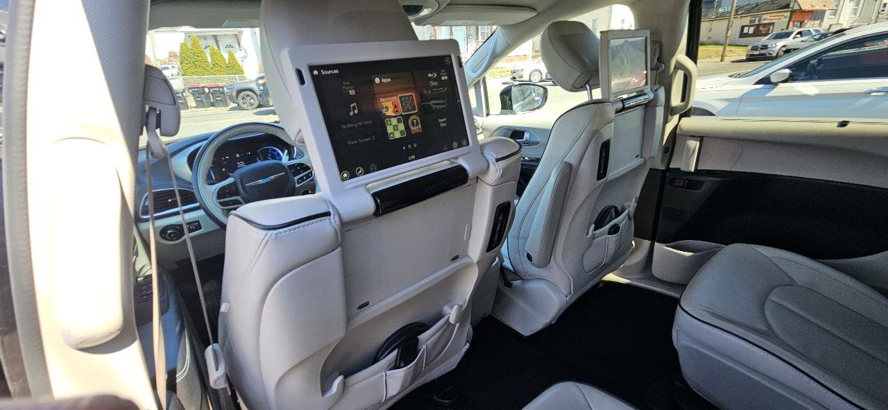 Used 2018 Chrysler Pacifica Limited w/ Advanced Safetytec Group image 17