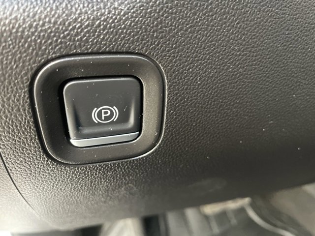 Used 2022 Chevrolet Silverado 1500 Custom image 30