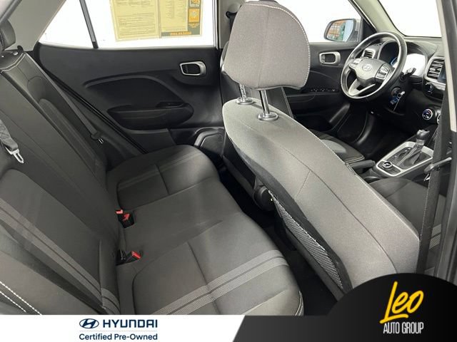 Used 2023 Hyundai Venue SEL FWD image 16