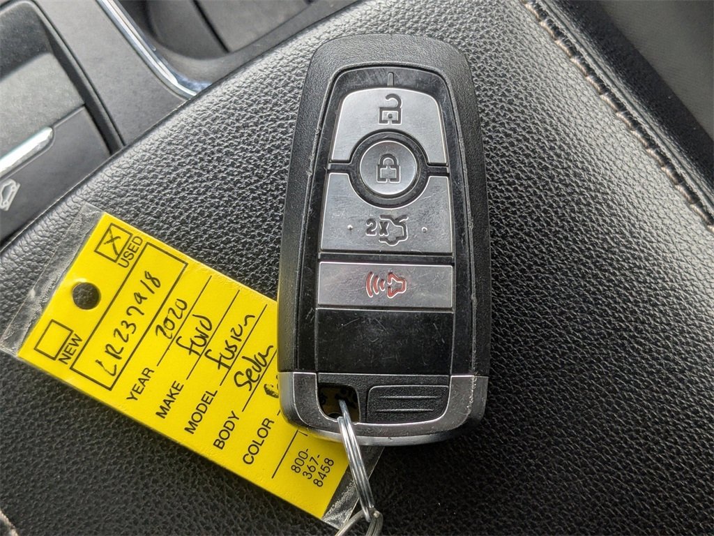 Used 2020 Ford Fusion SE image 31