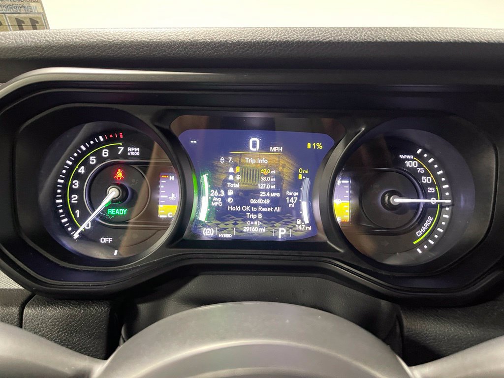 Used 2024 Jeep Wrangler Unlimited AWD/4WD image 32