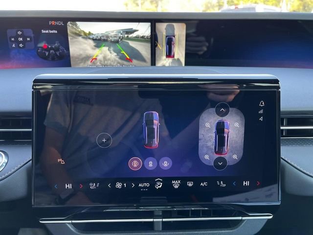 New 2024 Lincoln Nautilus Reserve w/ Equipment Group 202A image 17