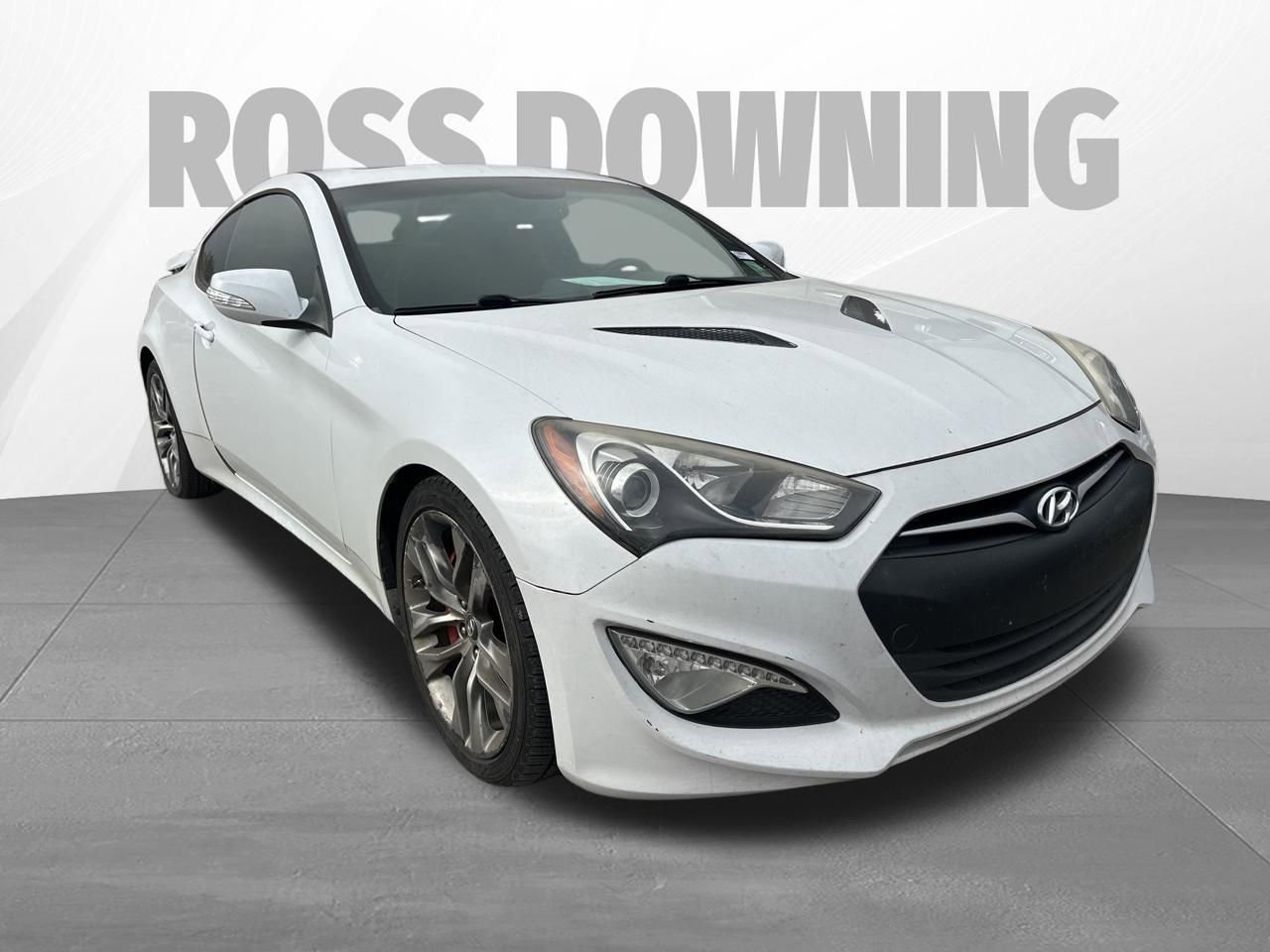 Used 2015 Hyundai Genesis 3.8 image 3