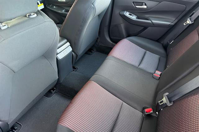 New 2027 Nissan Sentra SR w/ Floor Mat Package FWD image 13