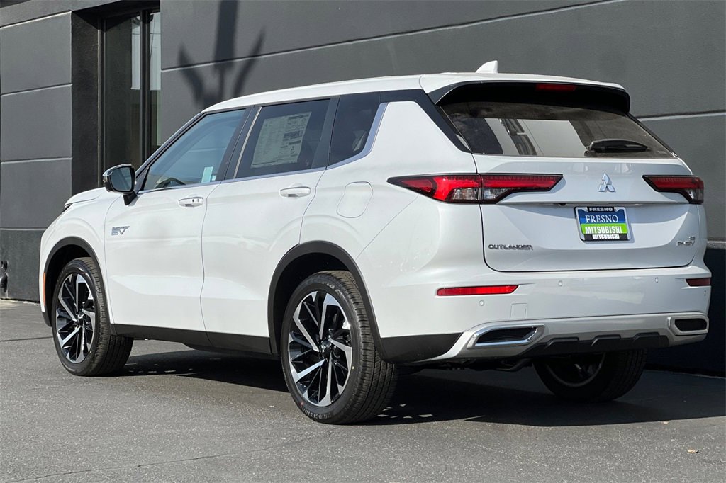 New 2025 Mitsubishi Outlander SE image 7