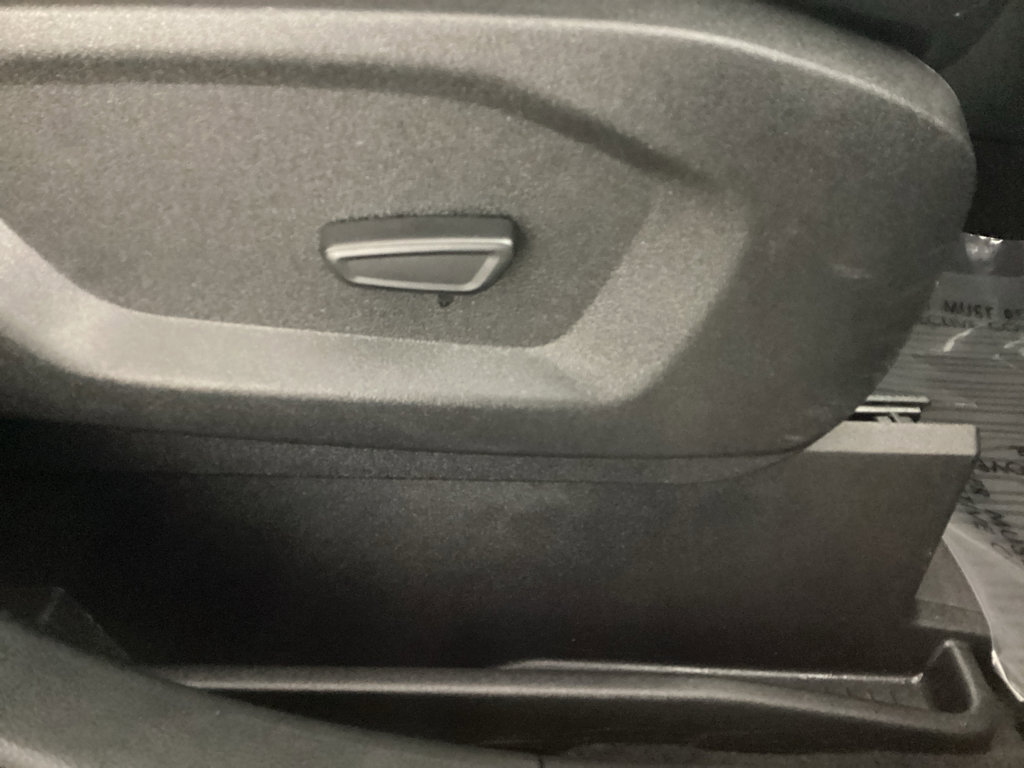 Used 2023 Ford Edge SEL w/ Convenience Package image 9