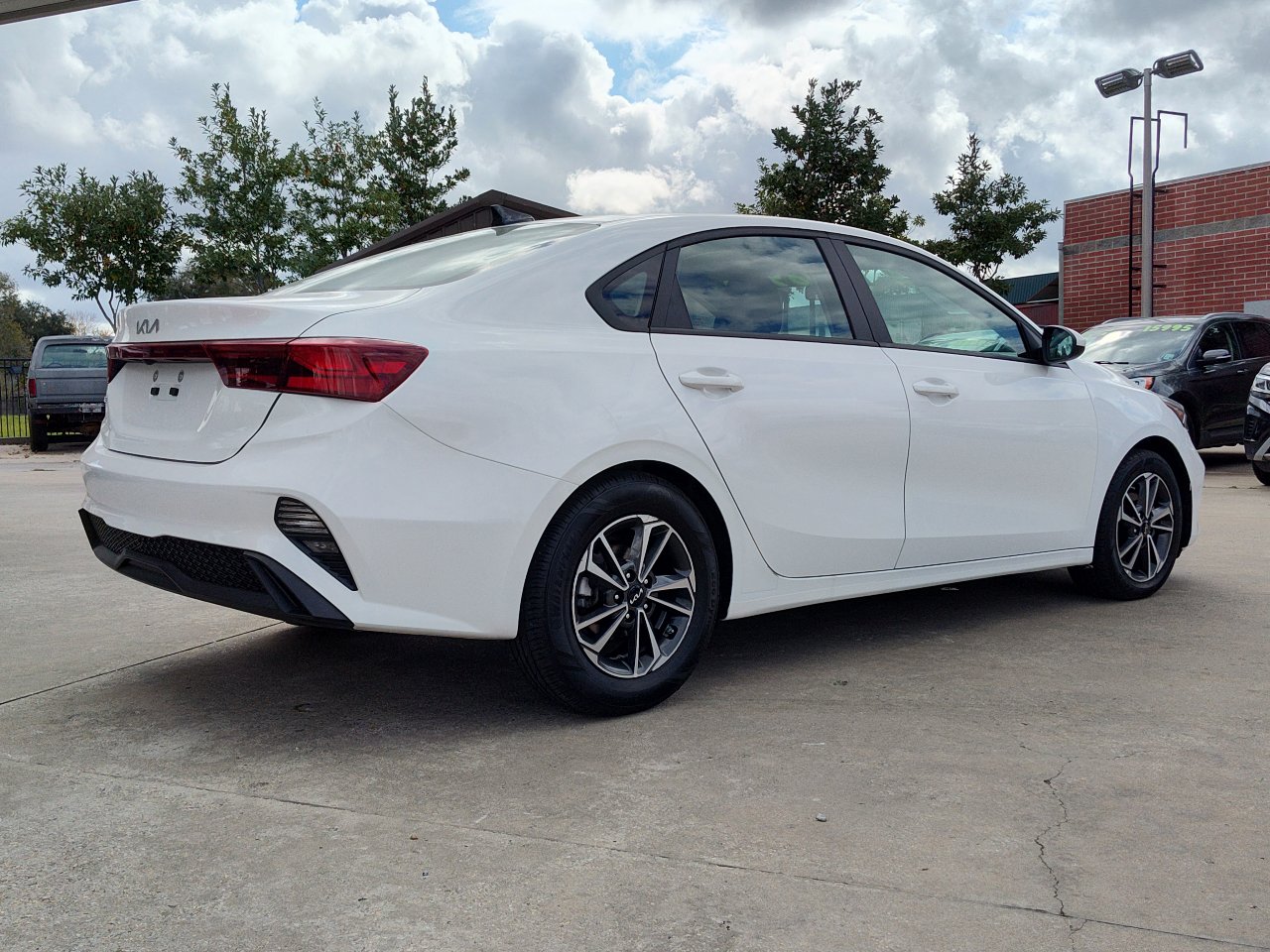 Used 2023 Kia Forte LXS image 6