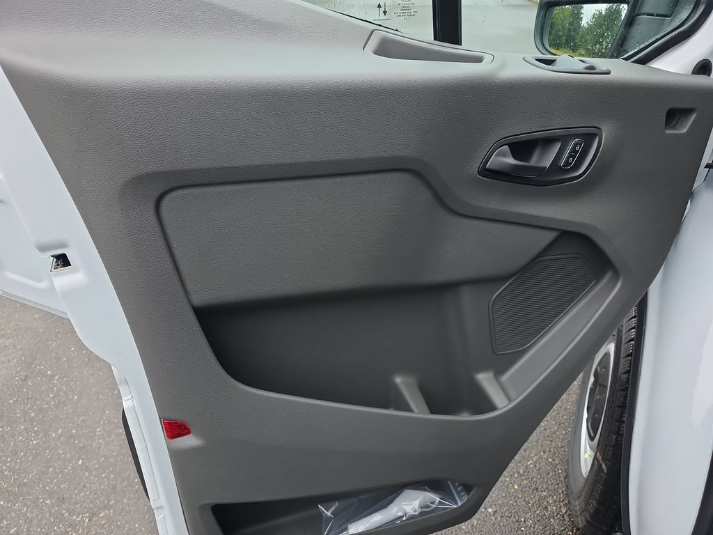 New 2026 Ford Transit 250 148 Medium Roof w/ Load Area Protection Package RWD image 13