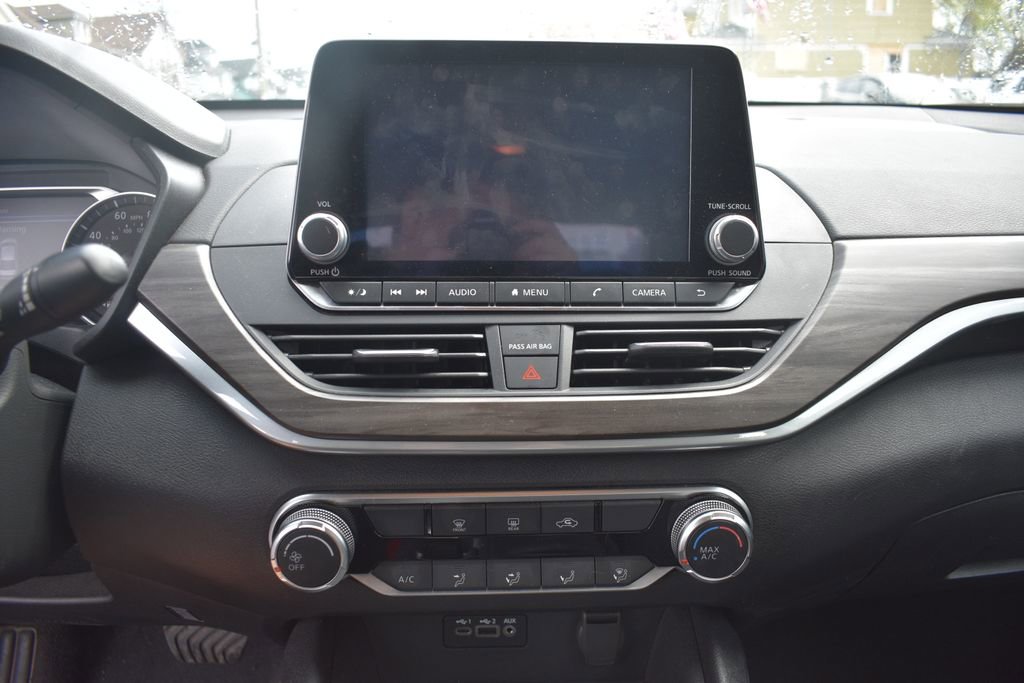 Used 2025 Nissan Altima 2.5 SV image 16