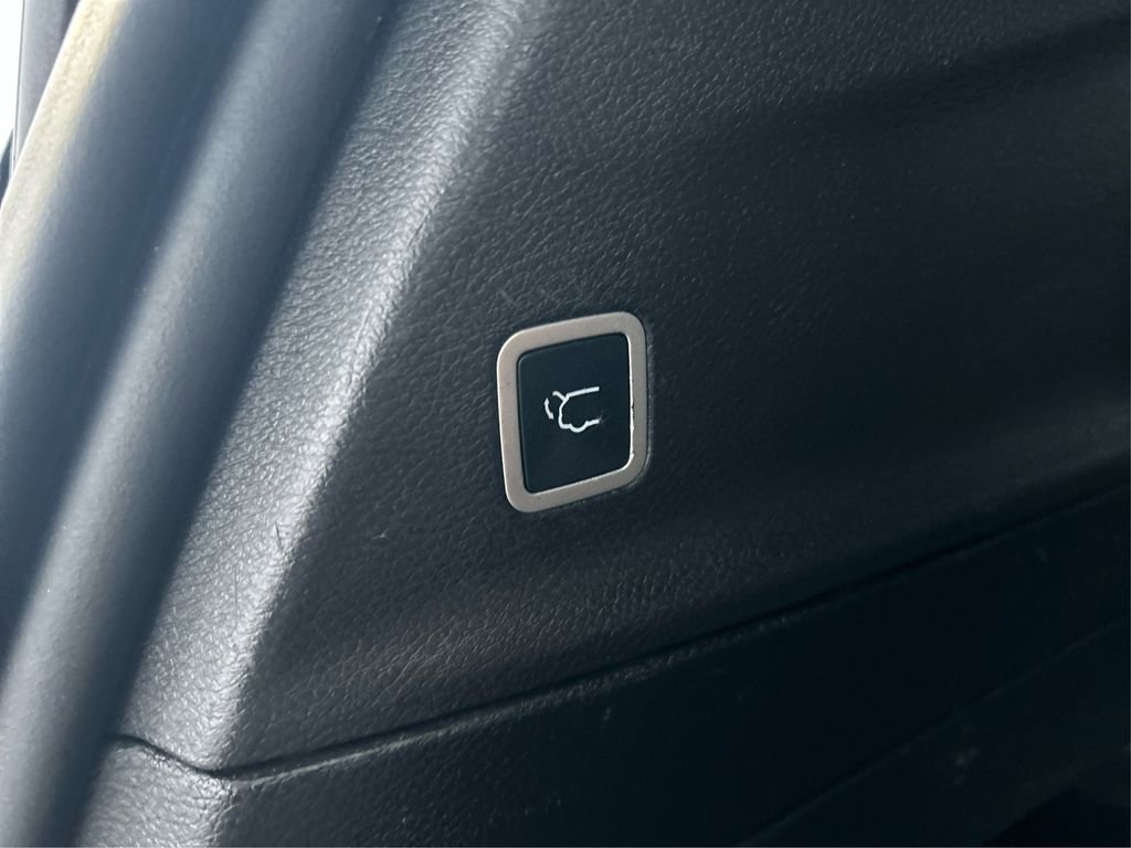 Used 2020 Chrysler Pacifica Touring w/ S Appearance Package image 15