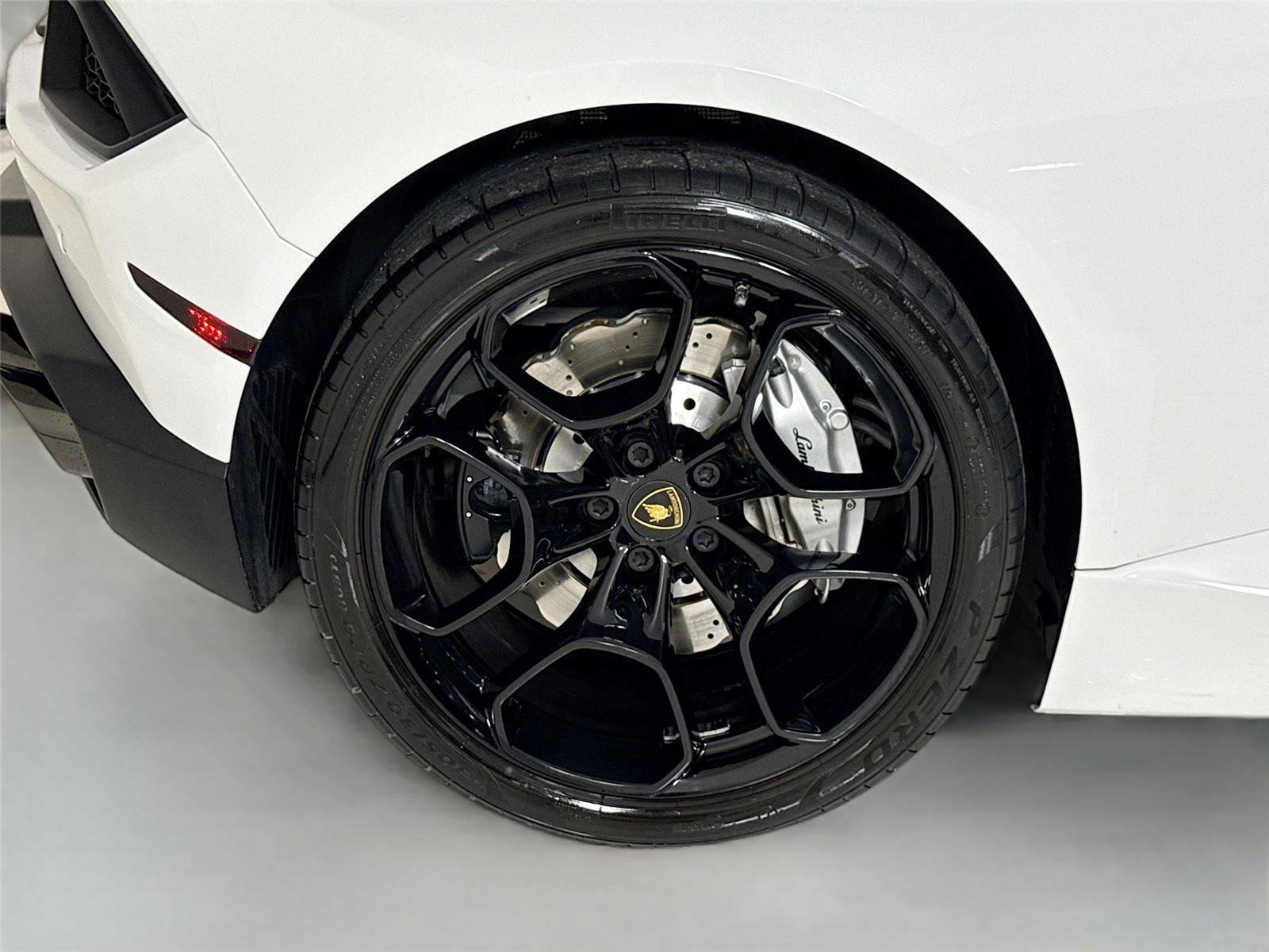 Used 2018 Lamborghini Huracan LP 580-2 image 38