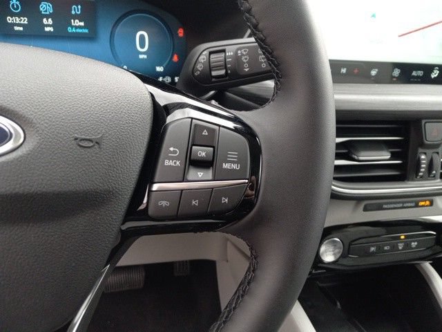 New 2025 Ford Escape SE w/ PHEV Premium Package FWD image 19