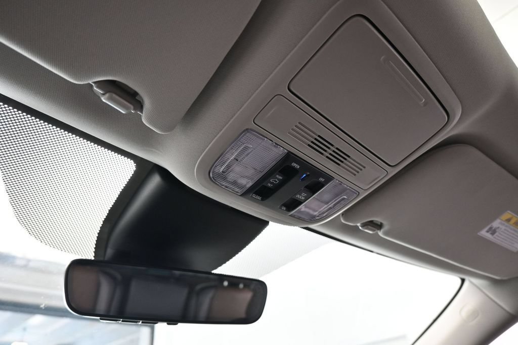 Used 2025 Honda Odyssey Elite image 26