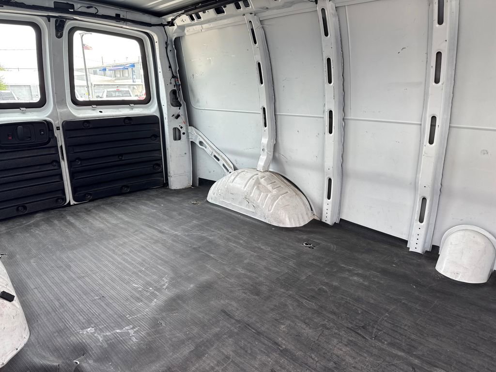 Used 2024 GMC Savana 2500 w/ Driver Convenience Package image 23