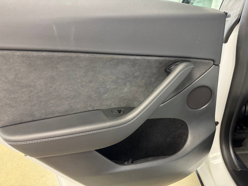 Used 2023 Tesla Model Y Long Range AWD/4WD image 15