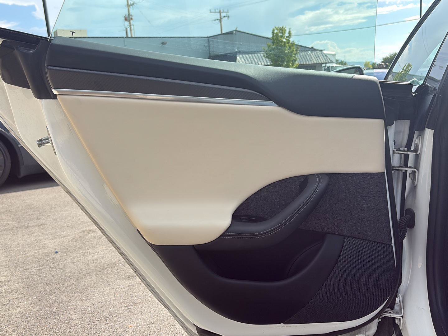 Used 2022 Tesla Model S Plaid AWD/4WD image 17