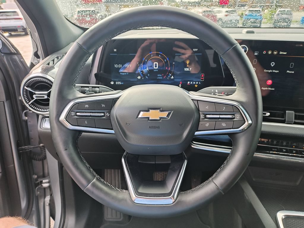 Used 2025 Chevrolet Equinox LT w/ Safety and Technology Package FWD image 17