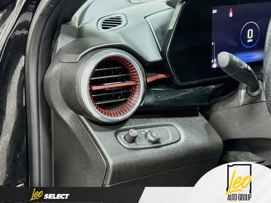 Used 2024 Chevrolet Trax RS FWD image 13