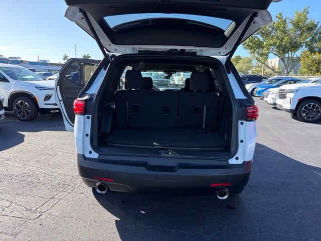 Used 2023 Chevrolet Traverse LT FWD image 17