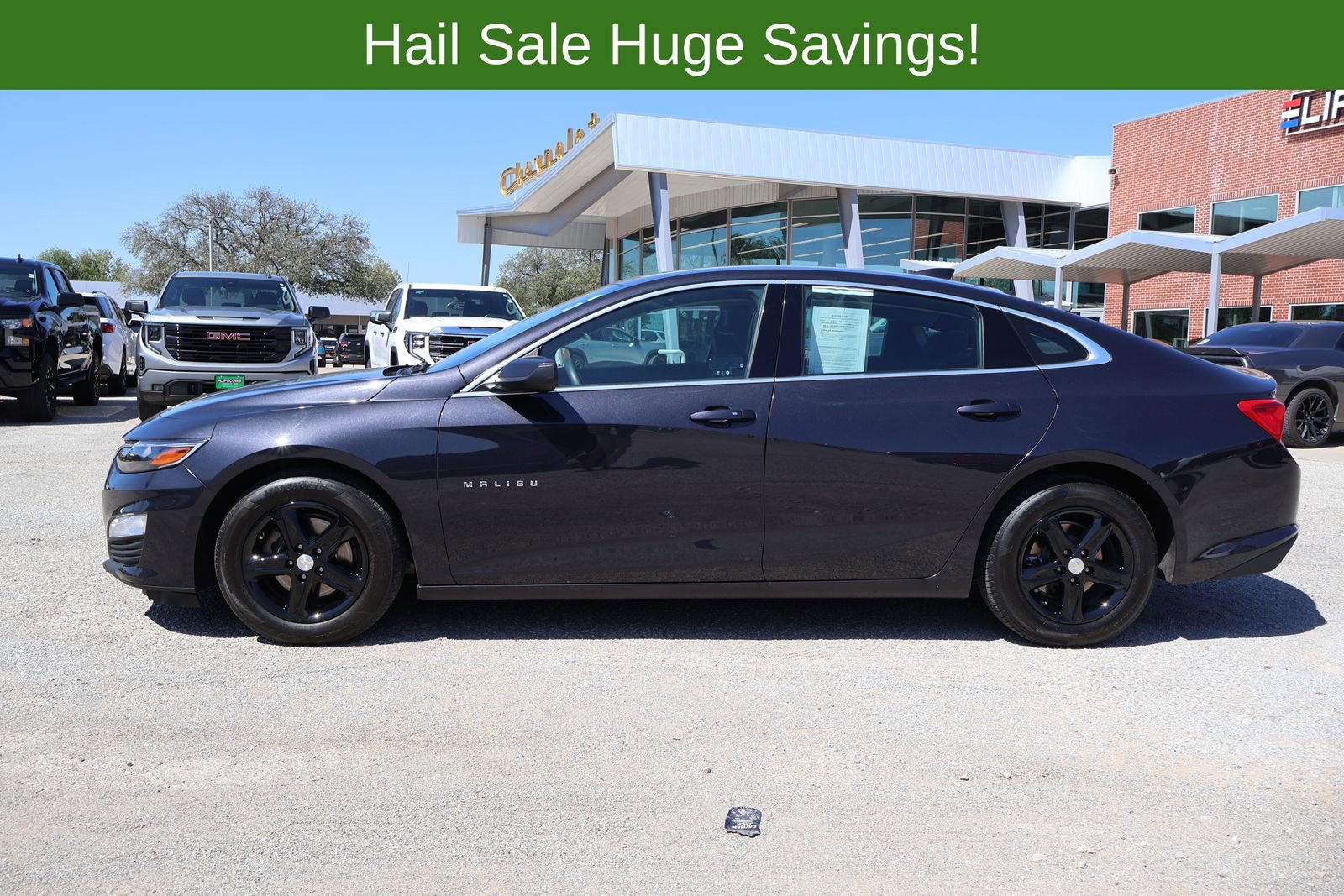 Used 2023 Chevrolet Malibu LT FWD image 2