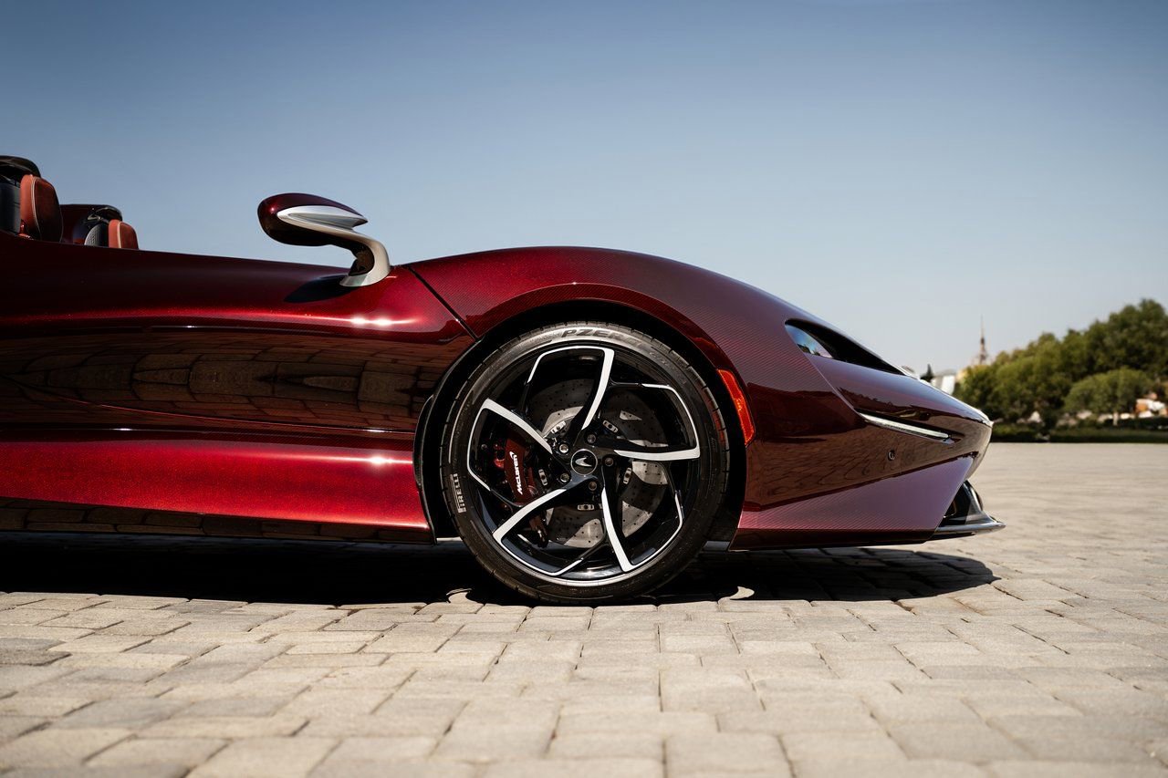 Used 2021 McLaren Elva RWD image 7
