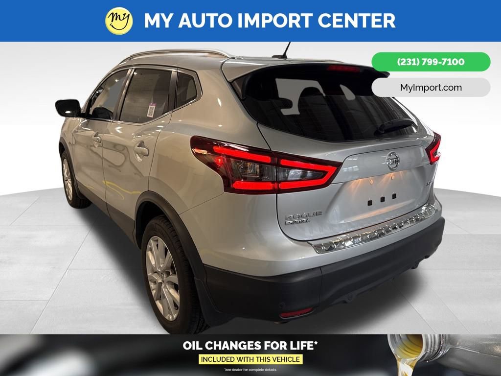 Used 2022 Nissan Rogue Sport SV w/ Technology Package image 5