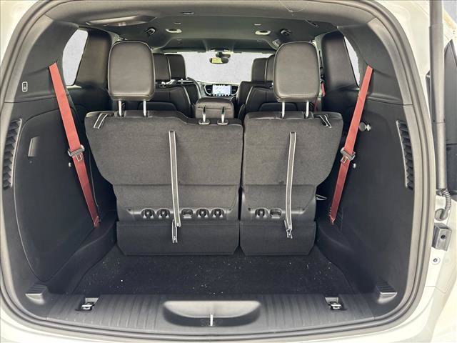 New 2027 Chrysler Pacifica Select FWD image 16