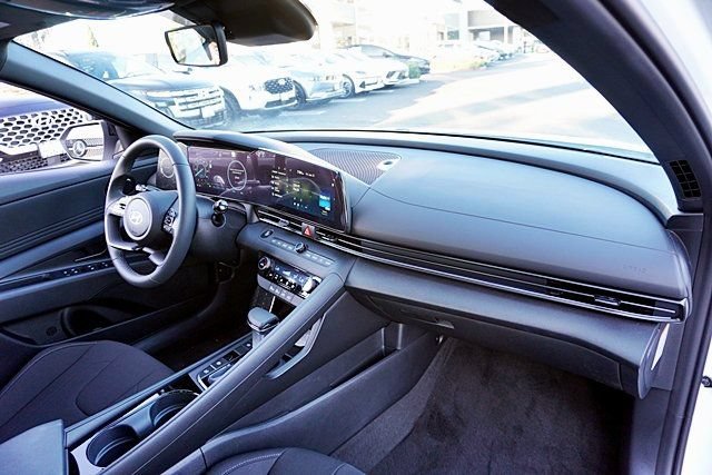 New 2026 Hyundai Elantra Sport FWD image 12