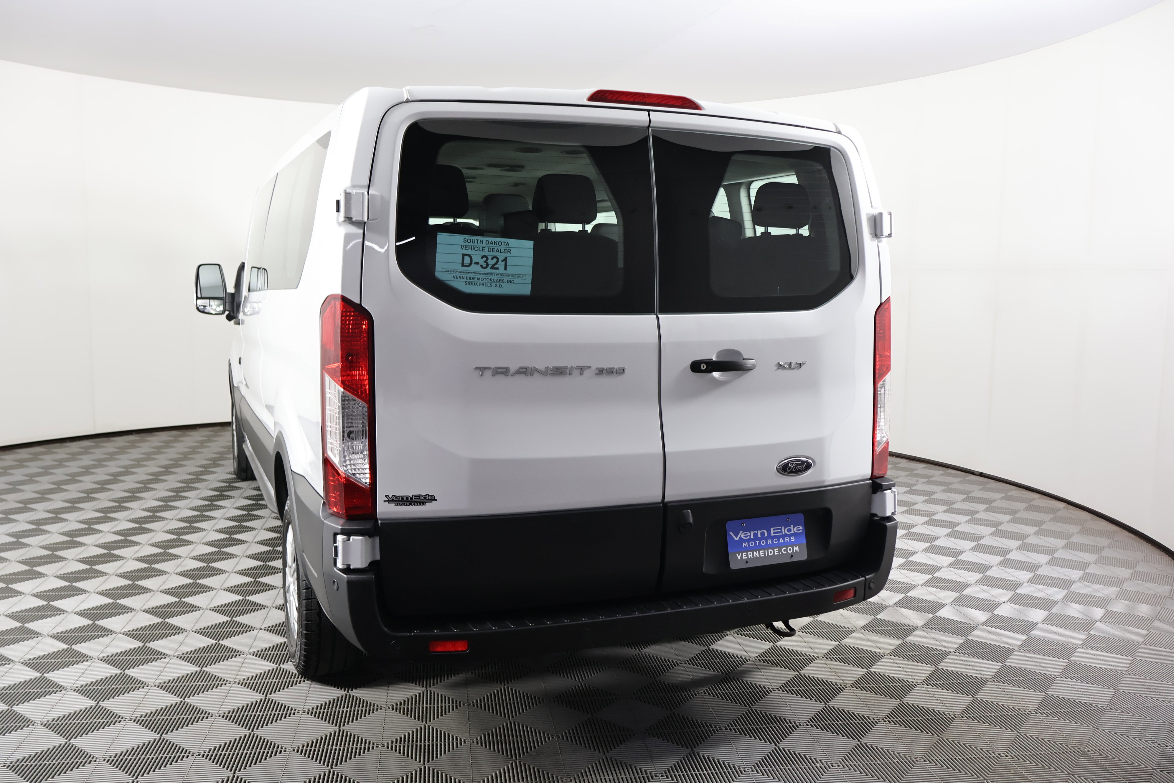 Used 2023 Ford Transit 350 XLT image 7