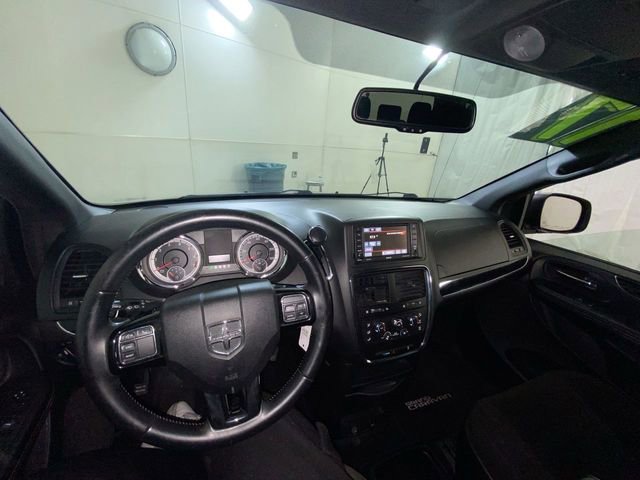 Used 2017 Dodge Grand Caravan SE FWD image 14