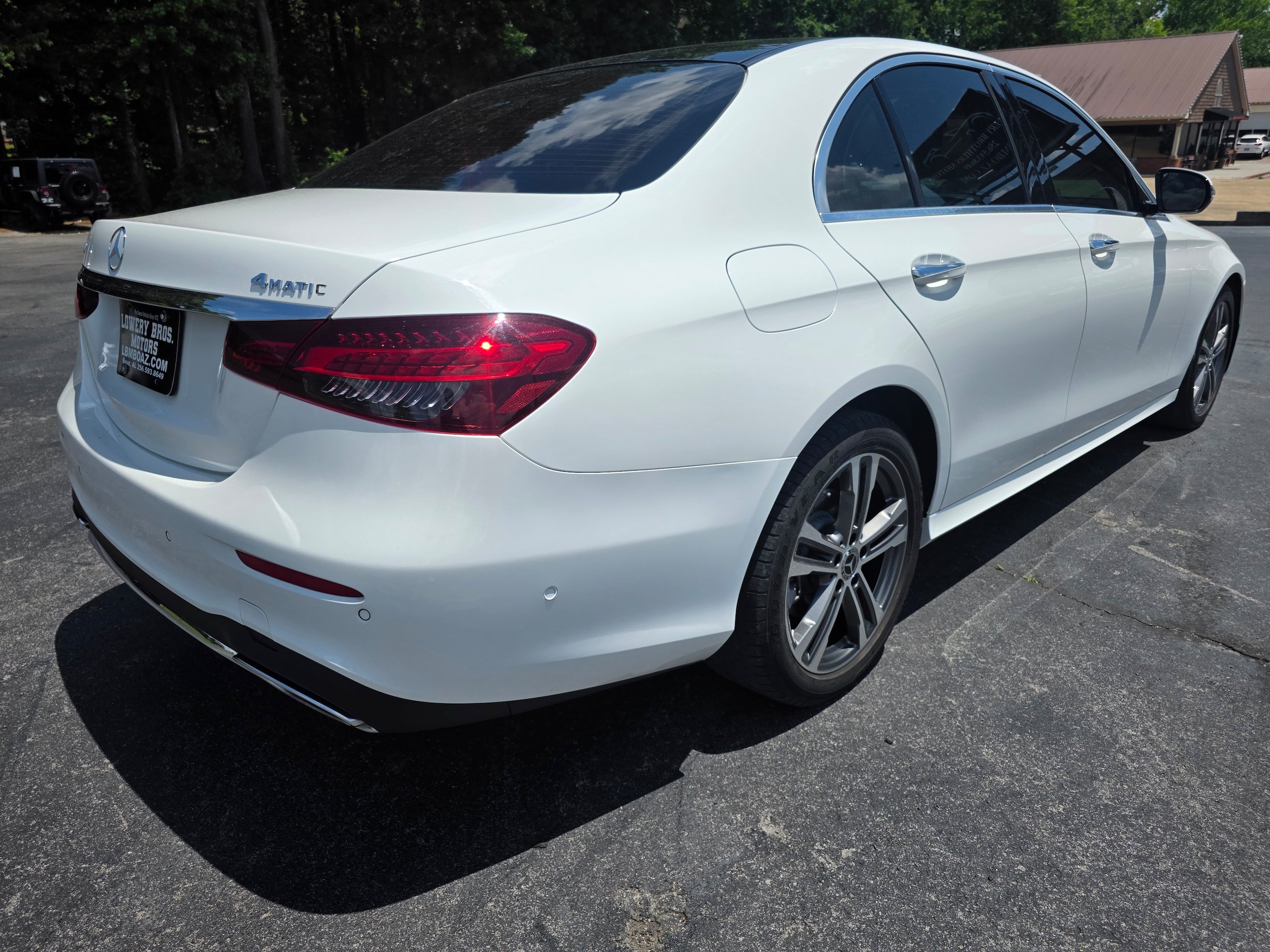 Used 2022 Mercedes-Benz E 350 4MATIC Sedan image 5