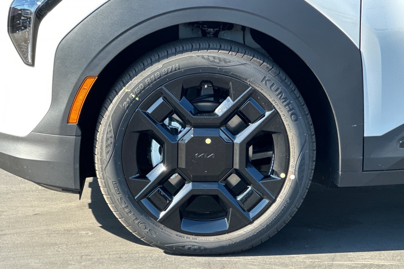 New 2027 Kia EV3 Wind FWD image 26