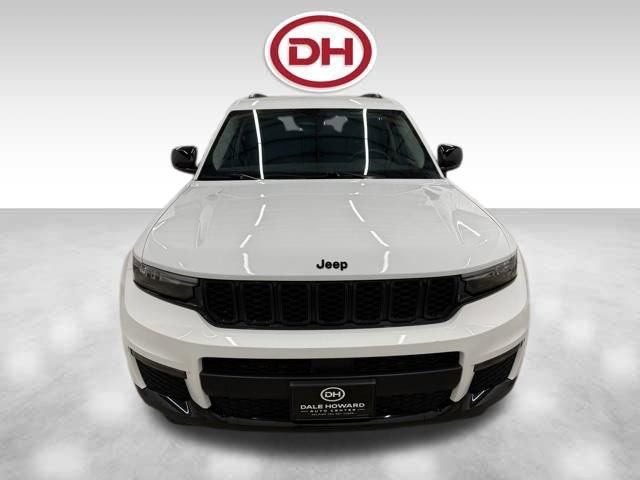 Used 2023 Jeep Grand Cherokee L Limited w/ Black Appearance Package image 8