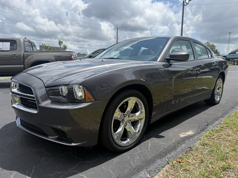 Used 2014 Dodge Charger SXT Plus RWD image 3