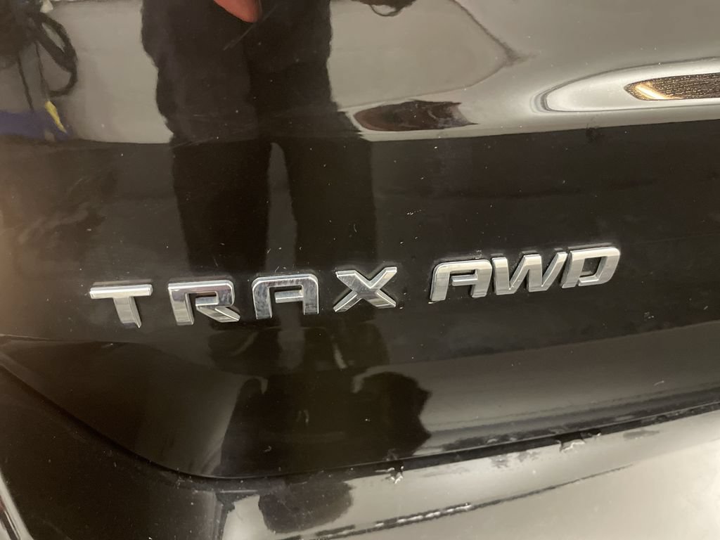 Used 2019 Chevrolet Trax LT w/ LT Convenience Package AWD/4WD image 23